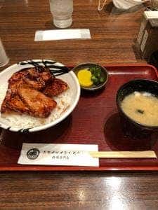 ドライブインいとう 豚丼専門店 豚丼名人 ゲートラウンジ店 新千歳空港