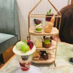 bistro cafe THE FLOWER TABLE