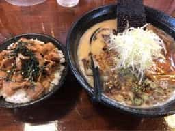 三代目 久留米ラーメン よかろうもん