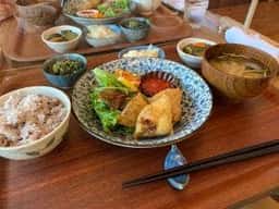 野菜とつぶつぶ アプサラカフェ 伊丹店