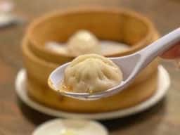 羽根つき焼小籠包 鼎’s堺筋本町店