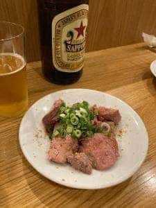にこみ 瞠る