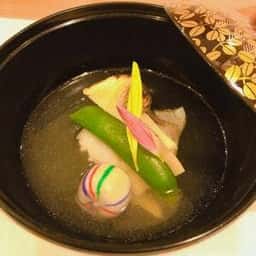 依屋