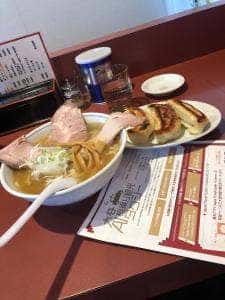 手もみ麺 キング餃子 彩花