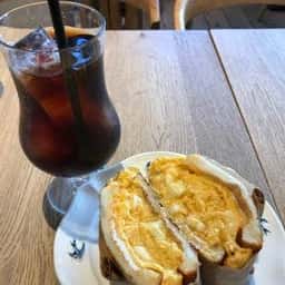 天然酵母の食パン専門店 つばめパン＆MILK 神の倉店