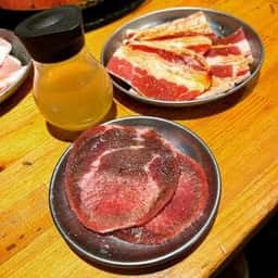 ホルモンすず 多摩永山店