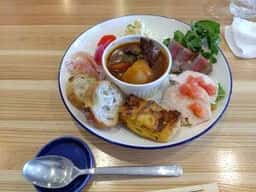 ヤマメ食堂