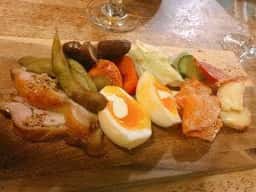 食堂 ニーナ