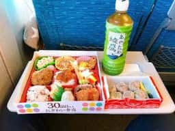 崎陽軒 新幹線新横浜駅下りホーム10号店