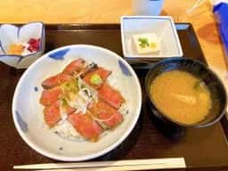 初台 こもれび