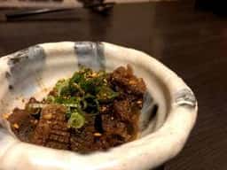 和飾 義三