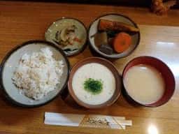 麦とろ 丘の上