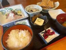 とまや食堂