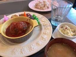 人と食をつなげるダイニングバー Linio