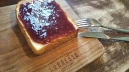 ブレッド＆コーヒー レブレッソ 本店