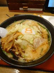 8番らーめん イーザ三国店