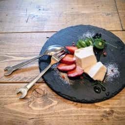 i10号倉庫 GARAGE CAFE&PIZZA