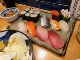 大衆すし酒場 じんべえ太郎 北浦和店