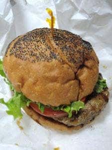 KUA`AINA 横浜ベイクォーター店