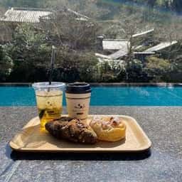 Bakery&Table 東府や 足湯カフェ