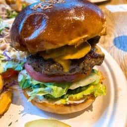 THE CORNER Hamburger&Saloon GLOBAL GATE