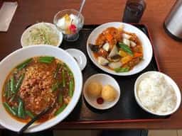 台湾料理 鴻運来