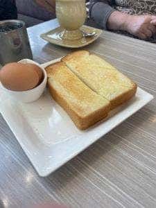 ベーカリーパーラー ペリカン 港当知店