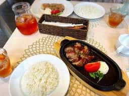GRILL & DINING 32