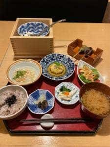 とうふ料理 八かく庵 大阪マルビル店