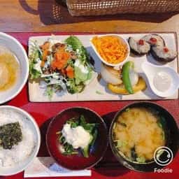 繭蔵