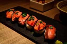 魚貝料理と日本酒&ワインのビストロ 六方KINARI-sh