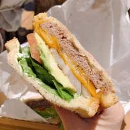 KUA`AINA 三井アウトレットパーク滋賀竜王店