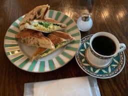 カフェ・ド・ギャルソン