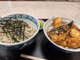 あだちや