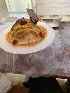 カフェ&ブックス ビブリオテーク 天神店