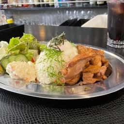 Cafe'&Bar No name