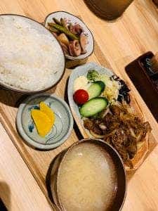 焼肉ホルモンとらや