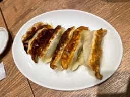 金の餃子酒場