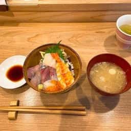 港すし 市場店