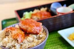 おばんざい焼き鳥 右近の花