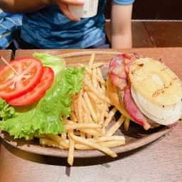 KUA`AINA さいたま新都心店