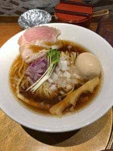 金沢濃厚煮干豚骨 伊乃心