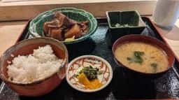 すし居酒屋 八兵衛