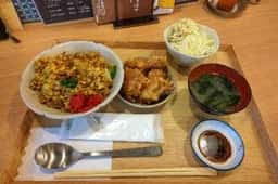 ビル食堂 でら