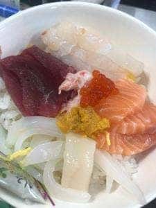 水口寿志亭市場の食堂