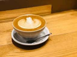 フラット ホワイト コーヒー ファクトリー ダウンタウン店