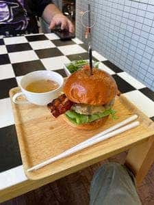 HAMBURGER MOMIJI