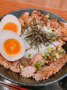 チャーシュー丼専門店 こむらや