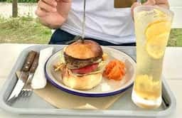 ストラト バーガーアンドグリル