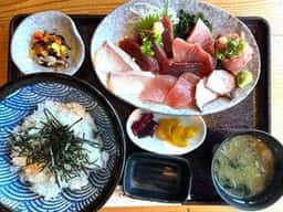 勝浦港 市場食堂 勝喰